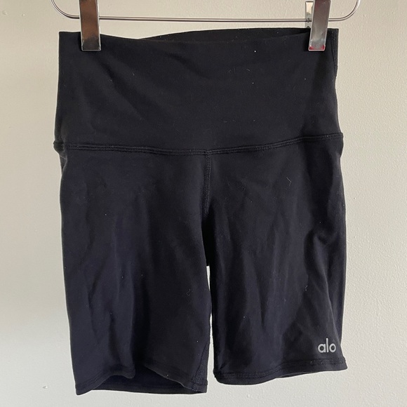 Alo Yoga High Waist Biker Shorts Black (XXSmall) - Picture 2 of 4
